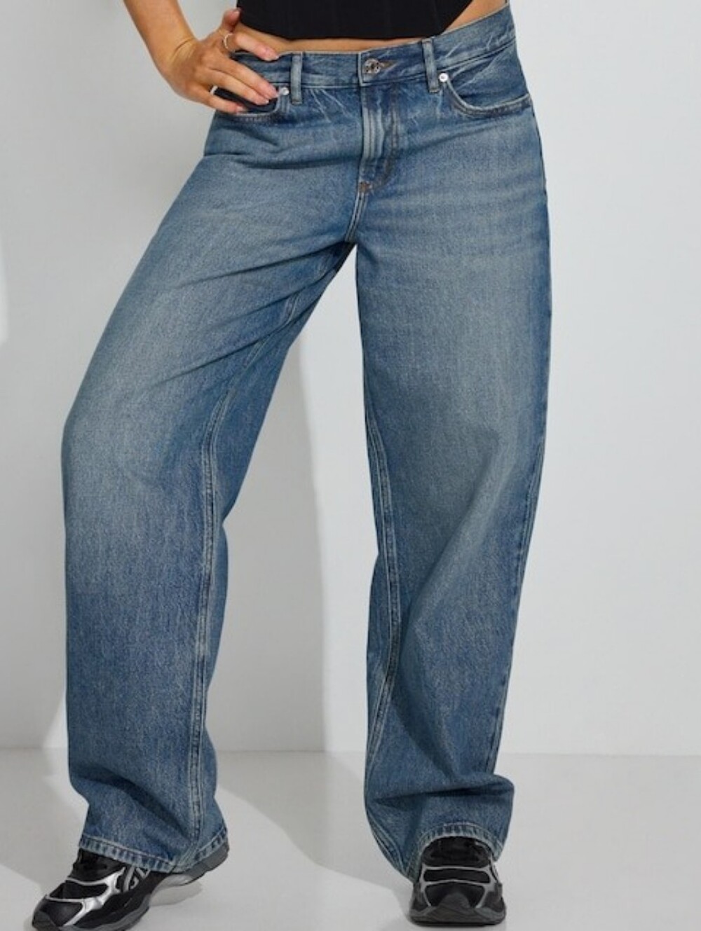 Garage Low-Rise Baggy Jeans In Brenna Blue